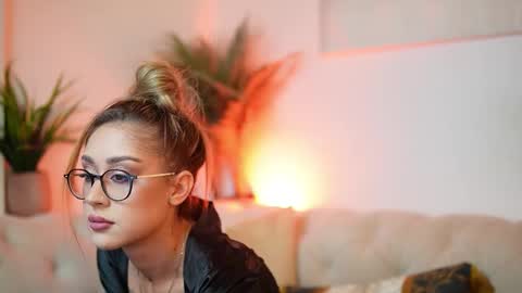 Snapshot of aileenaxa chatting on 4, 10, 2025 Aileen online show from 4, 10, 2025