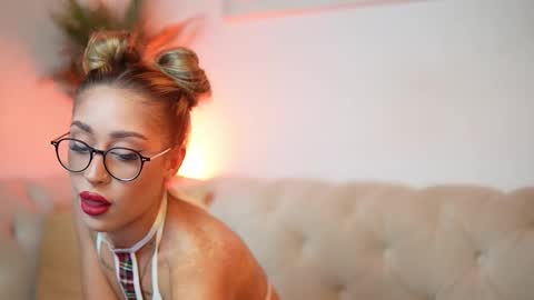 Snapshot of aileenaxa chatting on 5, 10, 2025 Aileen online show from 5, 10, 2025