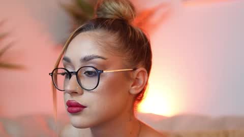 Snapshot of aileenaxa chatting on 14, 10, 2025 Aileen online show from 14, 10, 2025