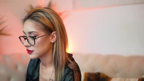 Snapshot of aileenaxa chatting on 19, 10, 2025 Aileen online show from 19, 10, 2025