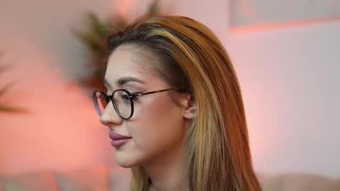 Snapshot of aileenaxa chatting on 21, 10, 2025 Aileen online show from 21, 10, 2025