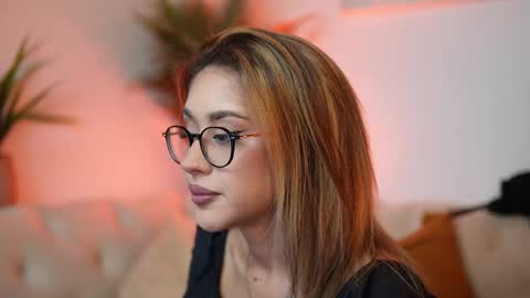 Snapshot of aileenaxa chatting on 23, 10, 2025 Aileen online show from 23, 10, 2025