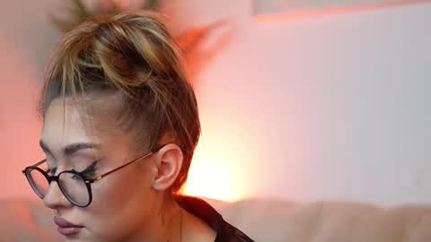 Snapshot of aileenaxa chatting on 24, 10, 2025 Aileen online show from 24, 10, 2025