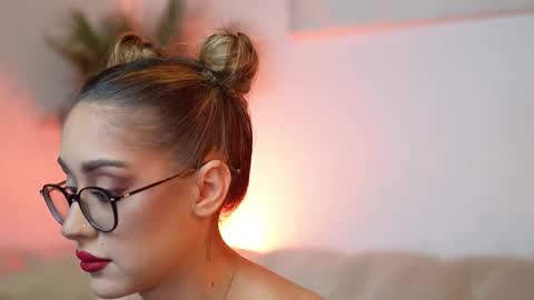 Snapshot of aileenaxa chatting on 20, 11, 2025 Aileen online show from 20, 11, 2025