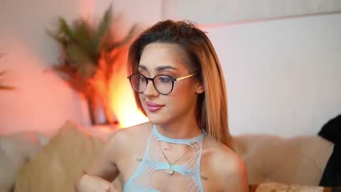 Snapshot of aileenaxa chatting on 23, 11, 2025 Aileen online show from 23, 11, 2025