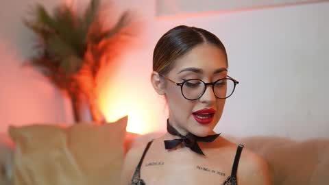 Snapshot of aileenaxa chatting on 24, 11, 2025 Aileen online show from 24, 11, 2025