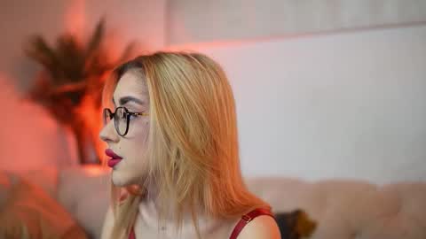 Snapshot of aileenaxa chatting on 1, 2, 2026 Aileen online show from 1, 2, 2026