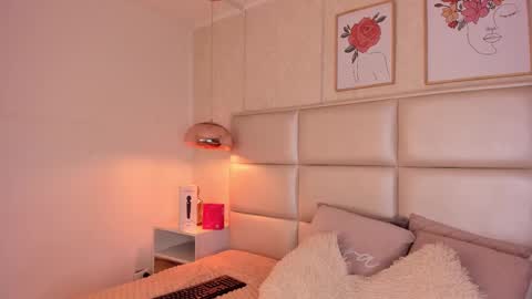 Aily Yozuko online show from 8, 10, 2025