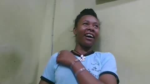 Snapshot of aimee982179 chatting on 18, 4, 2026 aimee982179 online show from 18, 4, 2026