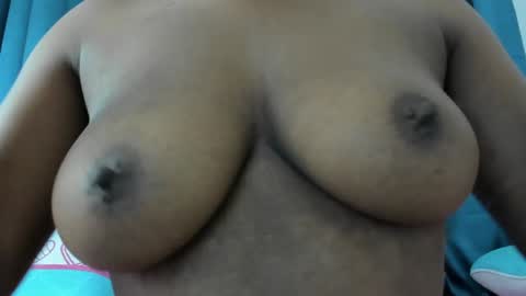 Snapshot of aisha_w10 chatting on 27, 1, 2025 Aisha online show from 27, 1, 2025