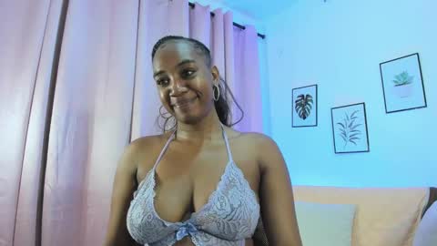 Snapshot of aisha_w10 chatting on 7, 10, 2025 Aisha online show from 7, 10, 2025