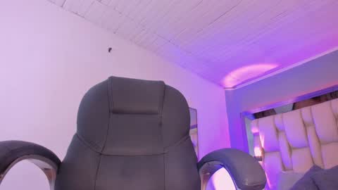 Snapshot of aishakassandra chatting on 15, 1, 2025 KASSANDRA online show from 15, 1, 2025