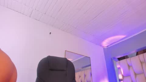 Snapshot of aishakassandra chatting on 18, 2, 2025 KASSANDRA online show from 18, 2, 2025