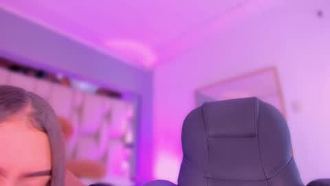 Snapshot of aishakassandra chatting on 5, 12, 2025 KASSANDRA online show from 5, 12, 2025