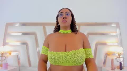 Snapshot of aisharodgers00 chatting on 24, 11, 2025 Aisha Rodgers online show from 24, 11, 2025