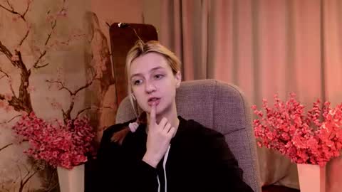 aishiro online show from 24, 11, 2025