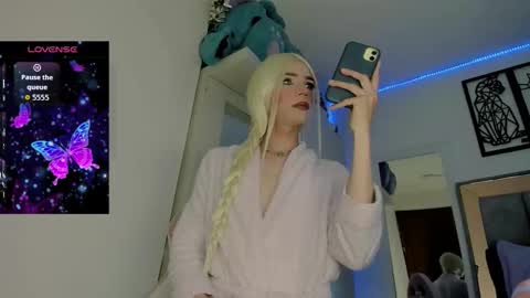 Snapshot of aiunii_jd chatting on 15, 12, 2025 aiunii online show from 15, 12, 2025