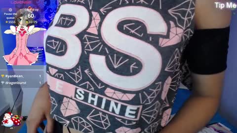 A K A N E  U W U online show from 10, 12, 2024