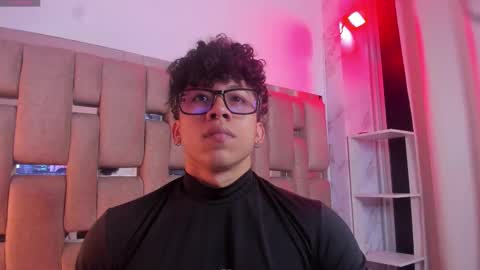 akazaboy online show from 4, 11, 2025