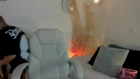 Snapshot of akemi__ chatting on 23, 4, 2026 Abby Angel online show from 23, 4, 2026