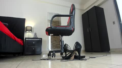 Akemi online show from 28, 1, 2025