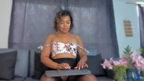 Snapshot of akendacurls2 chatting on 26, 2, 2025 Akenda online show from 26, 2, 2025