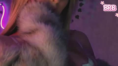 Snapshot of akiame_ chatting on 30, 4, 2026 Liza online show from 30, 4, 2026