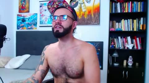 Snapshot of akiles_r chatting on 28, 10, 2025 akiles online show from 28, 10, 2025