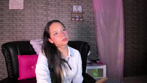 Snapshot of akimmidoll chatting on 8, 10, 2025 Akimmidoll GMT-5 0630 -1330 online show from 8, 10, 2025