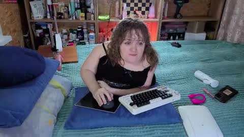 Snapshot of akindmodel chatting on 10, 11, 2025 Natalie online show from 10, 11, 2025