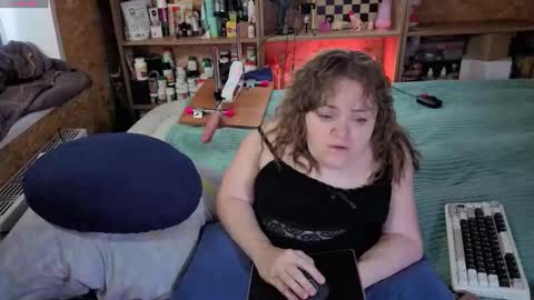 Snapshot of akindmodel chatting on 15, 11, 2025 Natalie online show from 15, 11, 2025