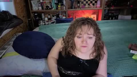 Snapshot of akindmodel chatting on 16, 11, 2025 Natalie online show from 16, 11, 2025