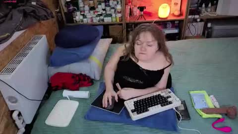 Snapshot of akindmodel chatting on 24, 11, 2025 Natalie online show from 24, 11, 2025