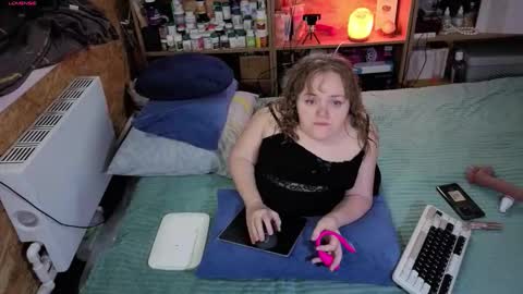 Snapshot of akindmodel chatting on 26, 11, 2025 Natalie online show from 26, 11, 2025