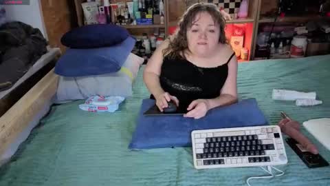 Snapshot of akindmodel chatting on 30, 11, 2025 Natalie online show from 30, 11, 2025