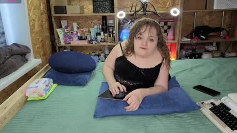 Snapshot of akindmodel chatting on 21, 12, 2025 Natalie online show from 21, 12, 2025