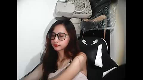 akira_z101 online show from 26, 12, 2024