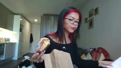 Snapshot of akirazayy chatting on 25, 4, 2026 Akira Zay online show from 25, 4, 2026