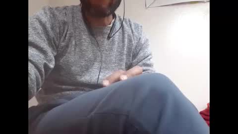 Snapshot of akram_40 chatting on 7, 3, 2025 Brown arab man online show from 7, 3, 2025