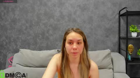 Snapshot of al1ice_moures chatting on 15, 10, 2025 Al1ice online show from 15, 10, 2025