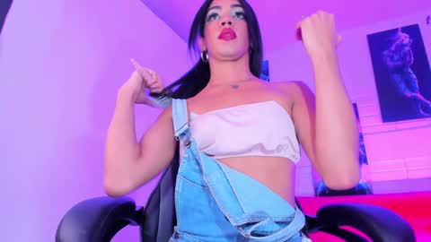 Alahia Rodriguez online show from 13, 1, 2025