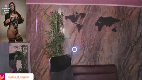Snapshot of alahia_dangelo_ chatting on 18, 4, 2026 ALAHIA online show from 18, 4, 2026