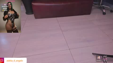 Snapshot of alahia_dangelo_ chatting on 25, 4, 2026 ALAHIA online show from 25, 4, 2026