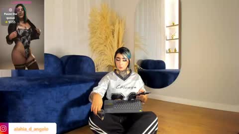 Snapshot of alahia_dangelo_ chatting on 22, 5, 2026 ALAHIA online show from 22, 5, 2026