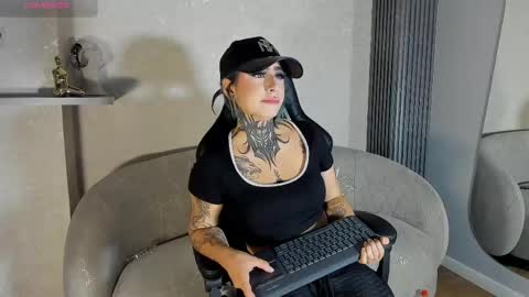 Snapshot of alahia_dangelo_ chatting on 31, 5, 2026 ALAHIA online show from 31, 5, 2026