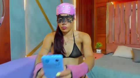 AlahiaEvanss online show from 5, 6, 2026