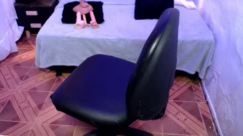 Snapshot of alaia_blue1 chatting on 23, 10, 2025 alaia_blue1 online show from 23, 10, 2025