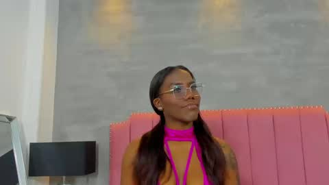 Snapshot of alaia_colins chatting on 14, 11, 2025 alaia_colins online show from 14, 11, 2025