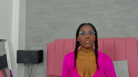 Snapshot of alaia_colins chatting on 24, 11, 2025 alaia_colins online show from 24, 11, 2025