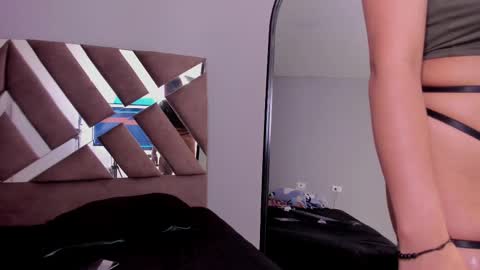 Snapshot of alaia_soto chatting on 8, 3, 2025 alaia_soto online show from 8, 3, 2025